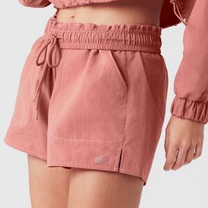 Alo Yoga Alumni short, brand jewelry without tags